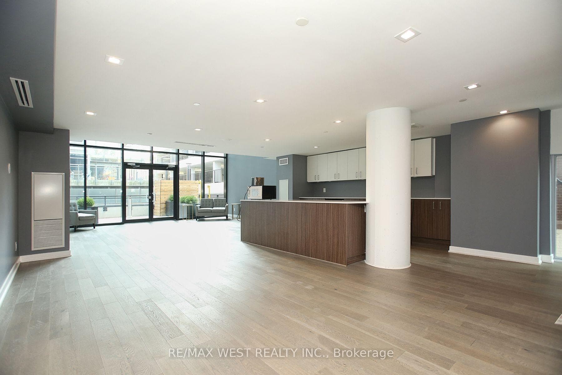 17 Dundonald Street Unit 309 photo 21