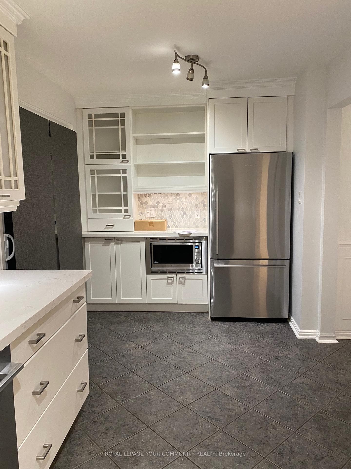 100 Burrows Hall Boulevard photo 7