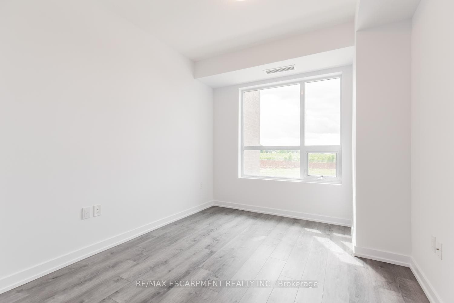 5055 Greenlane Road Unit 206 photo 19