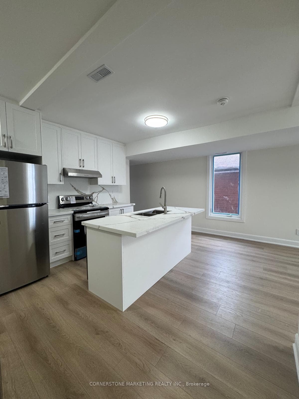 59 Melville (Upper Level) Avenue photo 3