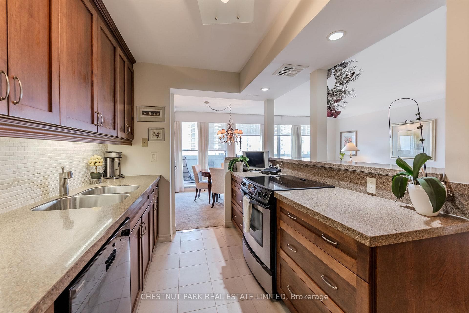 75 Wynford Heights Crescent Unit 1501 photo 15