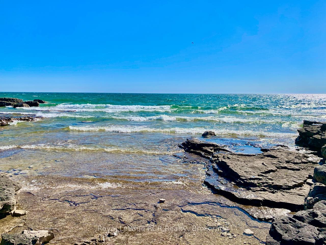 With amazing flat rock, gentle-entry waters.