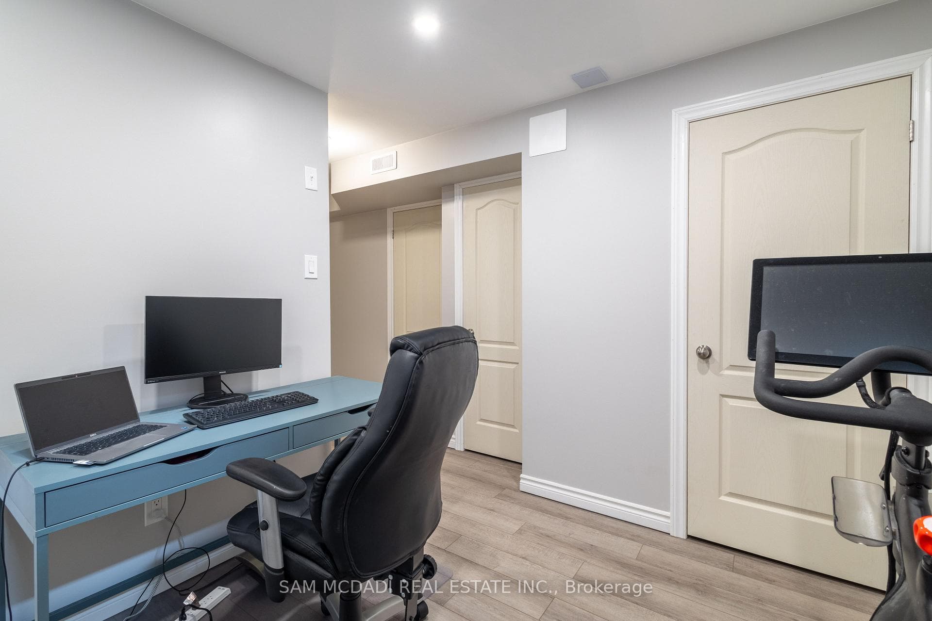 1139 Haig Boulevard Unit 2 photo 30