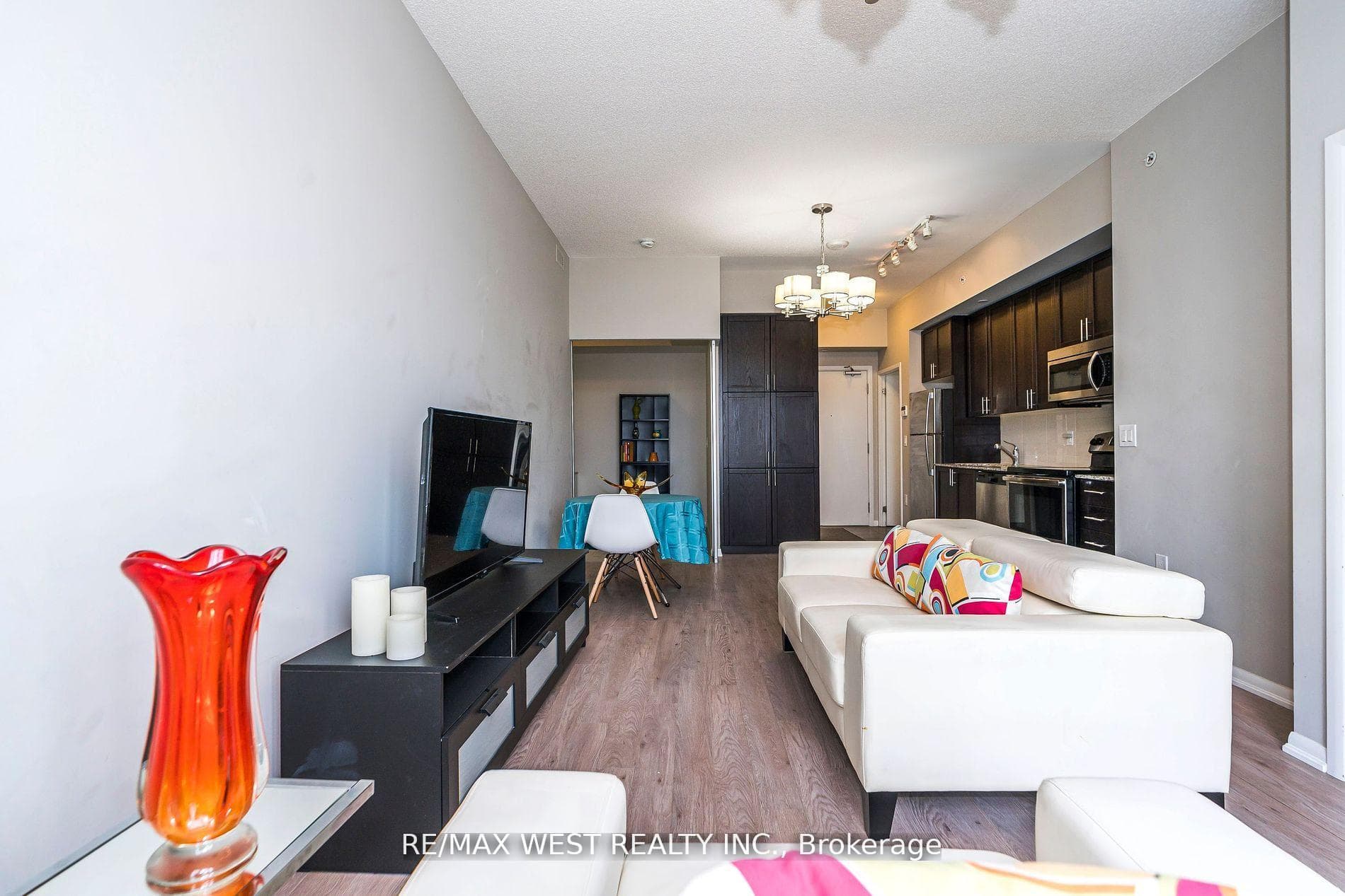 830 Lawrence Avenue Unit 803 photo 13