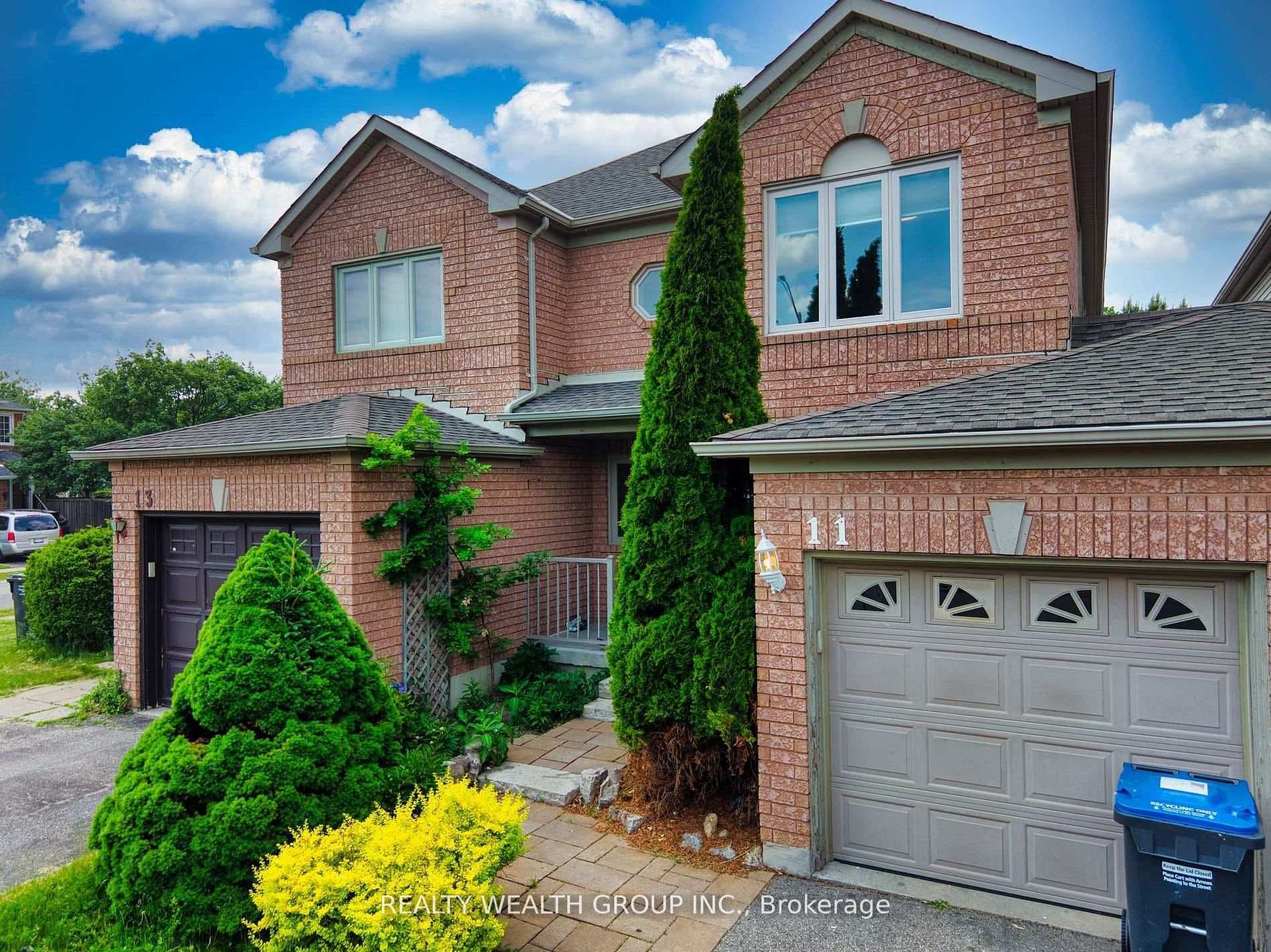 11 Birchcliffe Drive photo 1