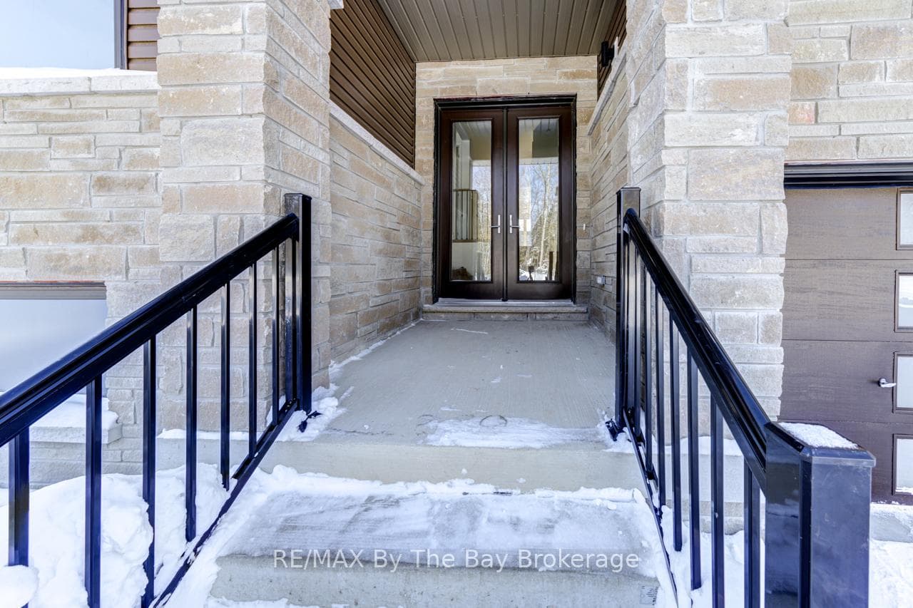 170 Mapleside Drive photo 2