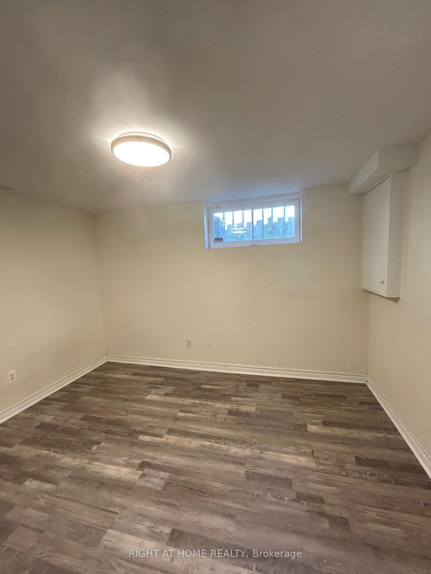 1010 Bloor Street photo 14