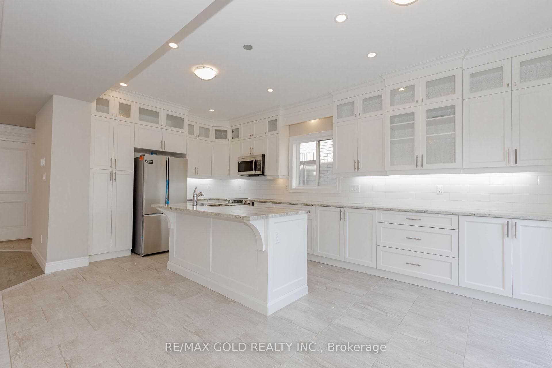 61 Eleanor Avenue Unit Upstairs photo 15