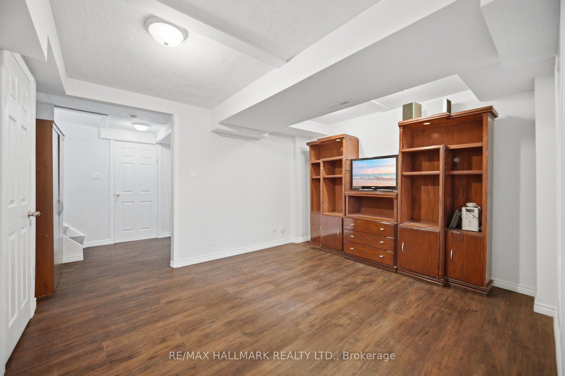 641 Marley Crescent photo 20