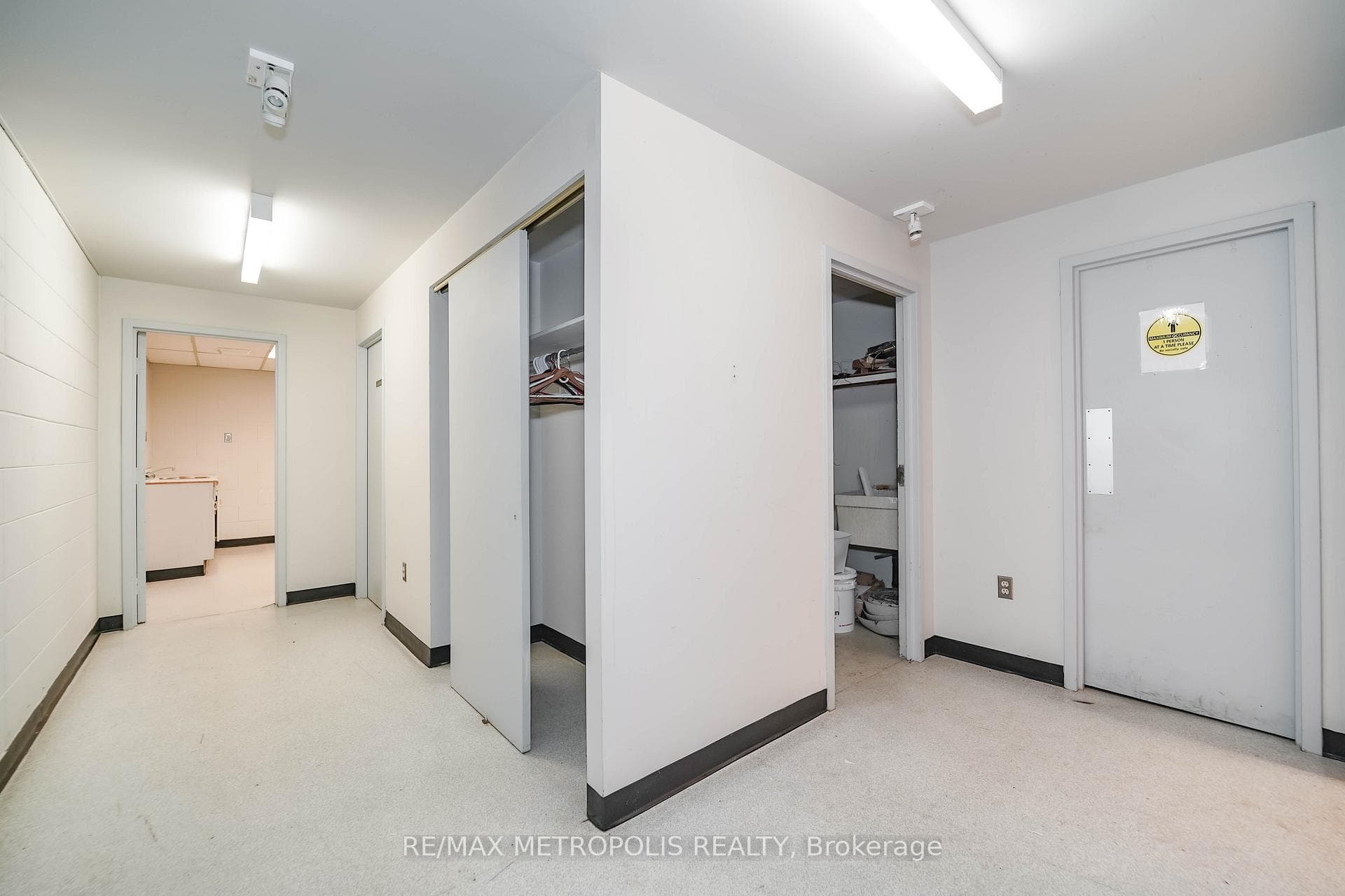 21 Essa Road Unit 1 photo 43