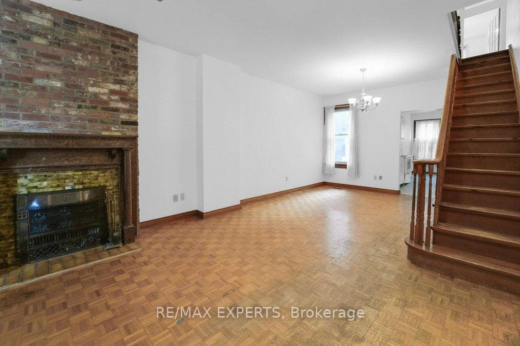 370 Lippincott Street photo 5