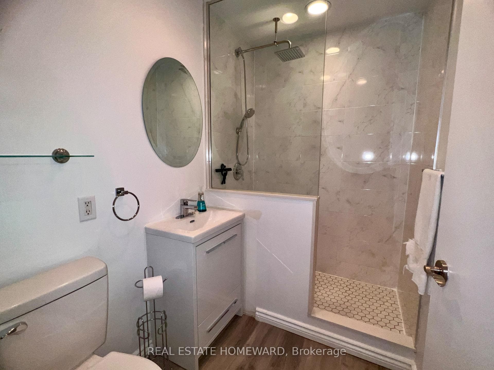 410 Queens Quay Unit 413 photo 26