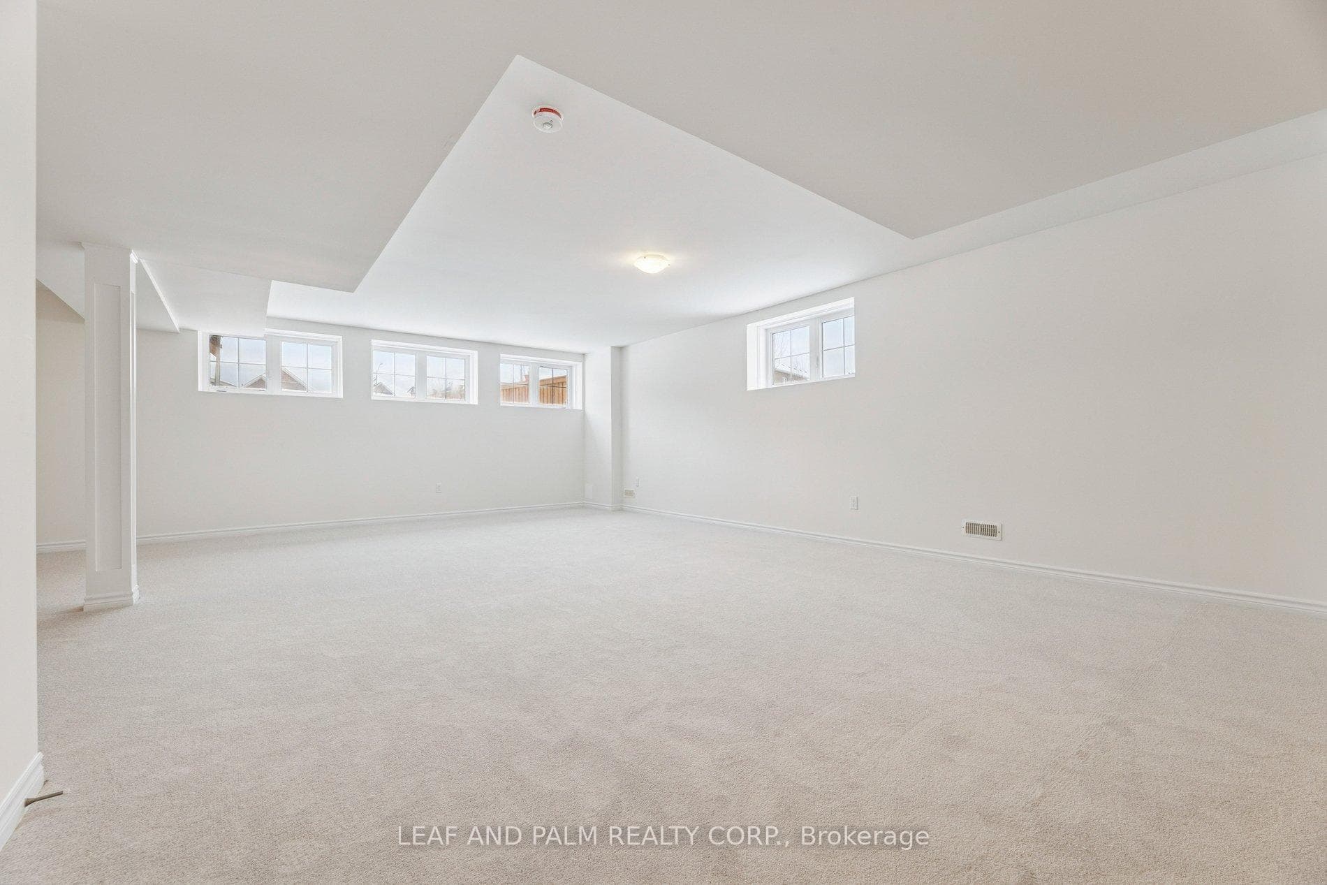 279 Northglen Boulevard photo 41