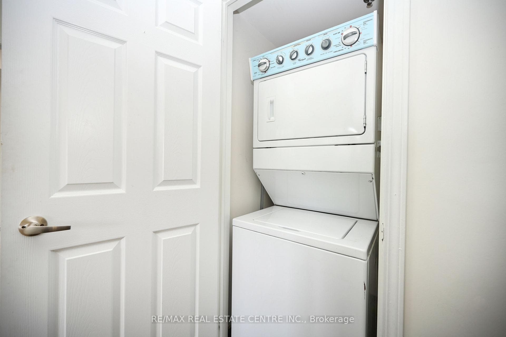 70 Baycliffe Crescent Unit 301 photo 13