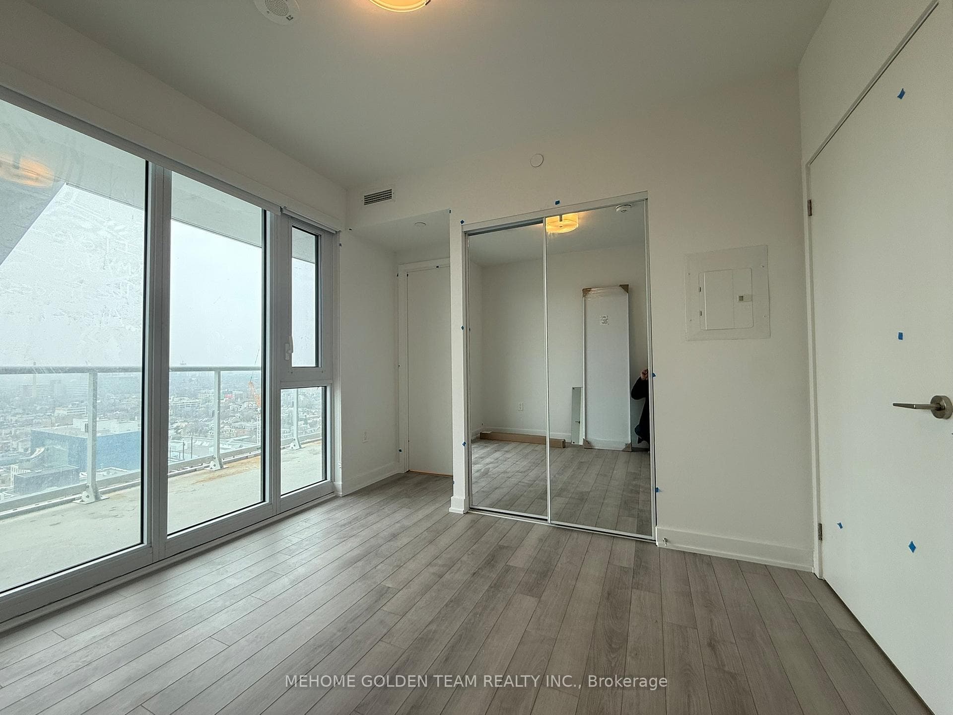 230 Simcoe Street Unit 2218 photo 19