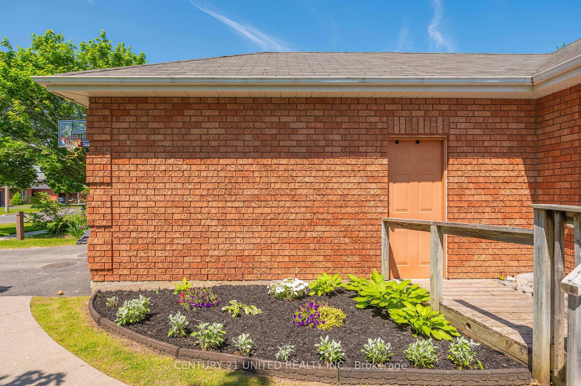 2509 Marsdale Drive photo 4
