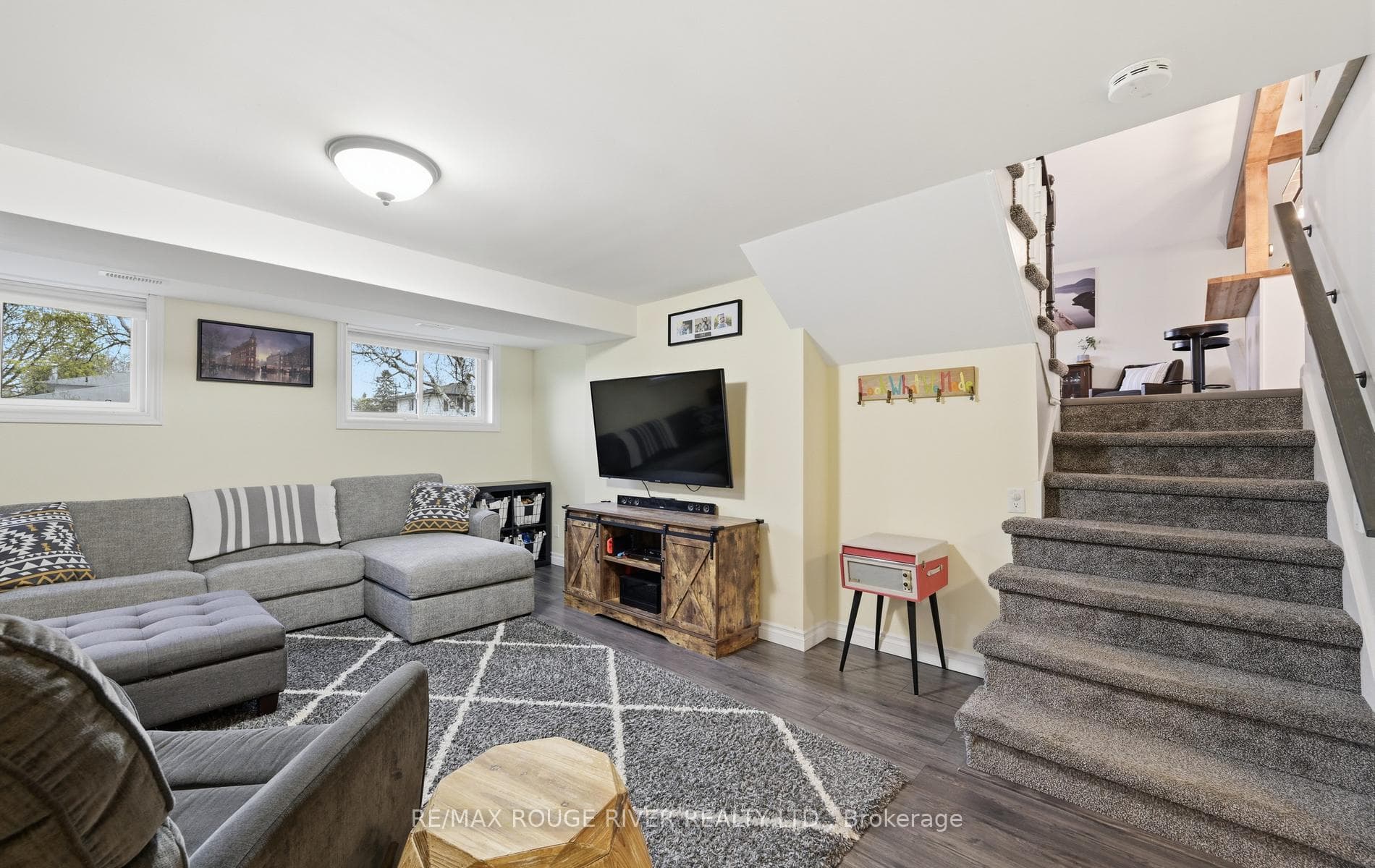 78 Crossley Drive photo 22