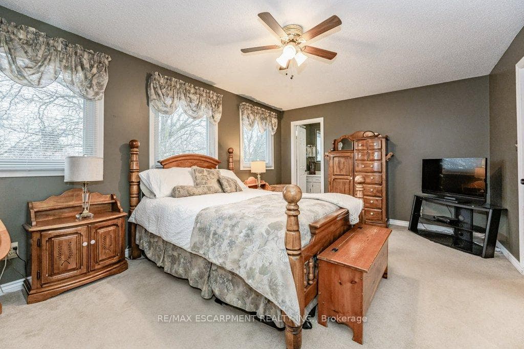1503 Kenilworth Crescent photo 18