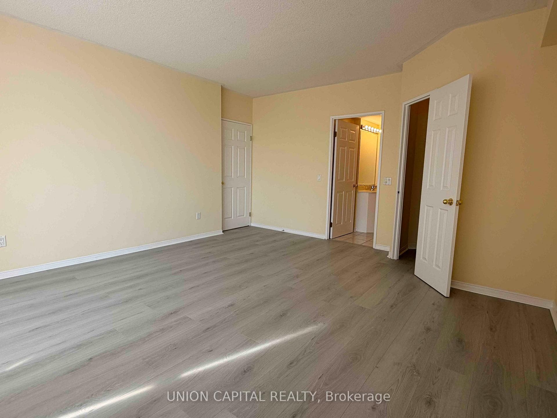 7398 Yonge Street Unit 311 photo 7