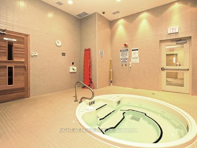 90 Stadium Road Unit 823 photo 29