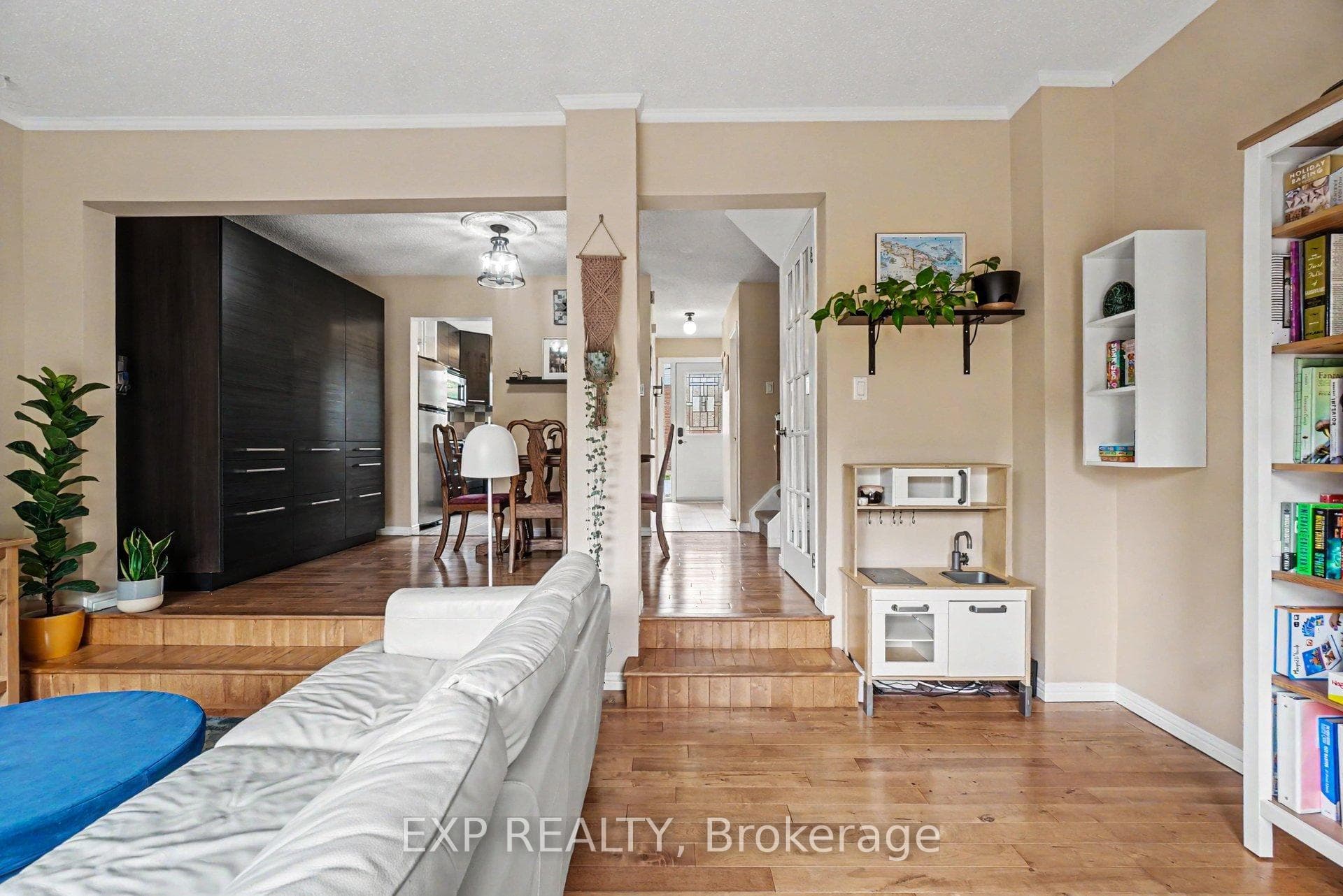 2030 Kelden Crescent Unit 35 photo 11