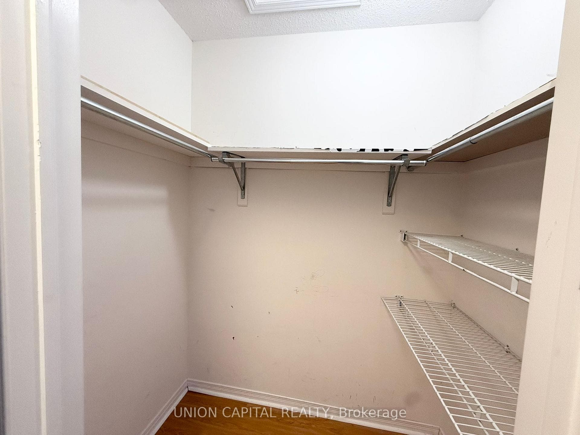92 Guinevere Road photo 18