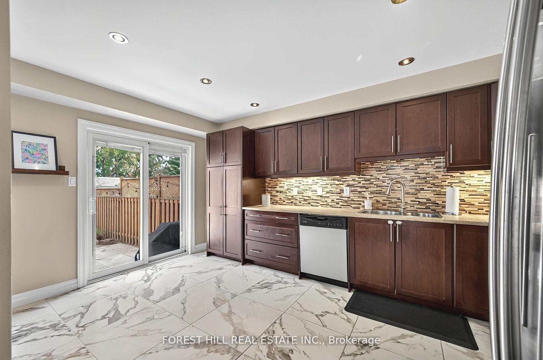 88 Noble Drive photo 11