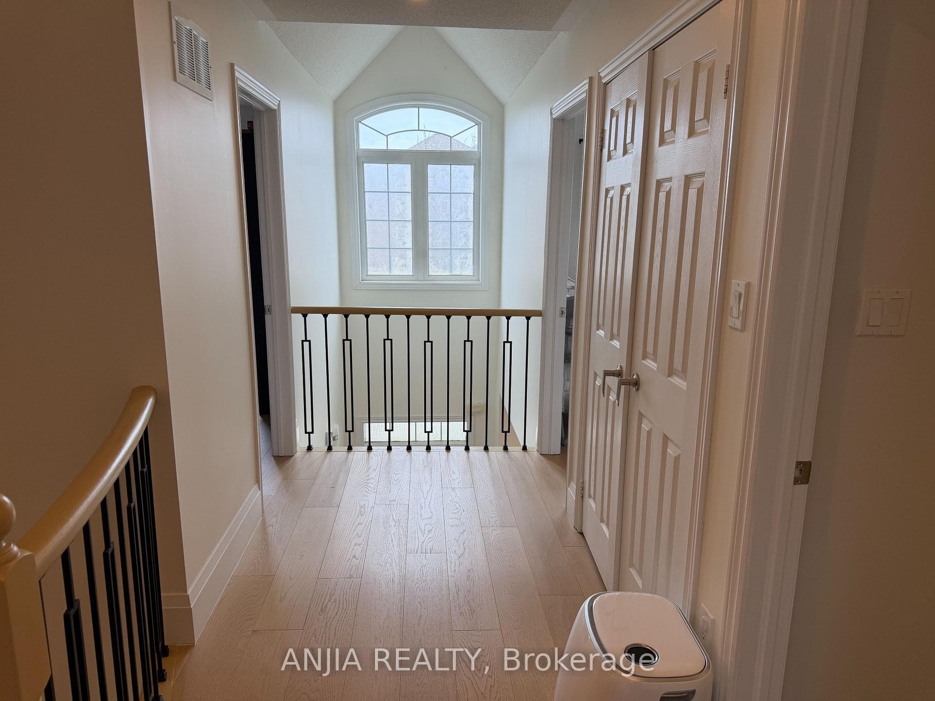 265 Hammersly Boulevard photo 16