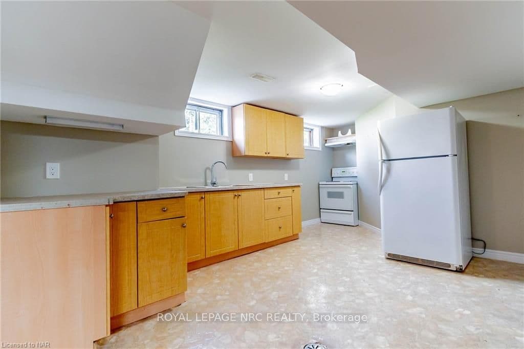 89 ALLAN Drive photo 22