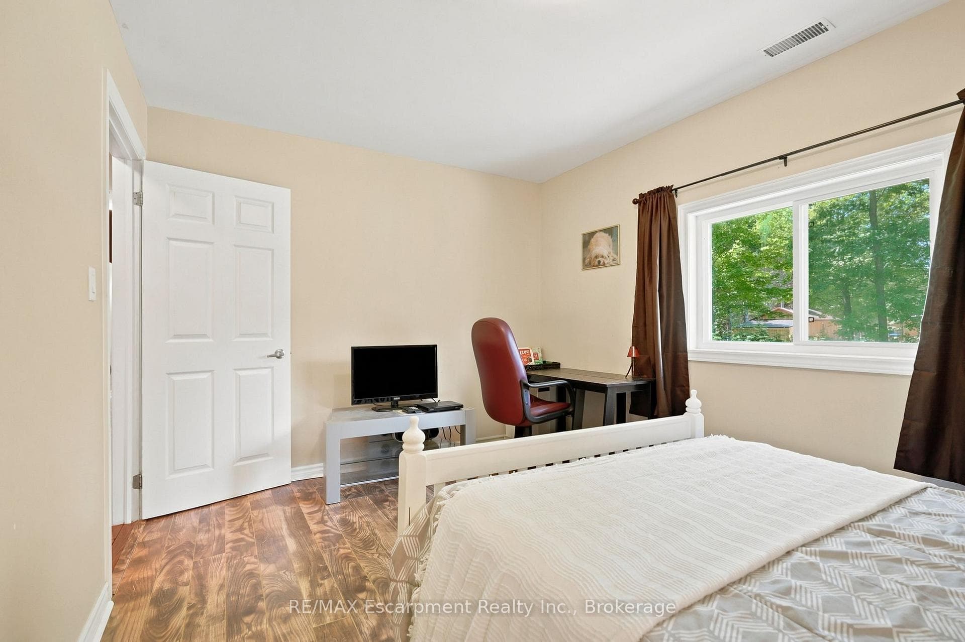 16 Hiawatha Road photo 30