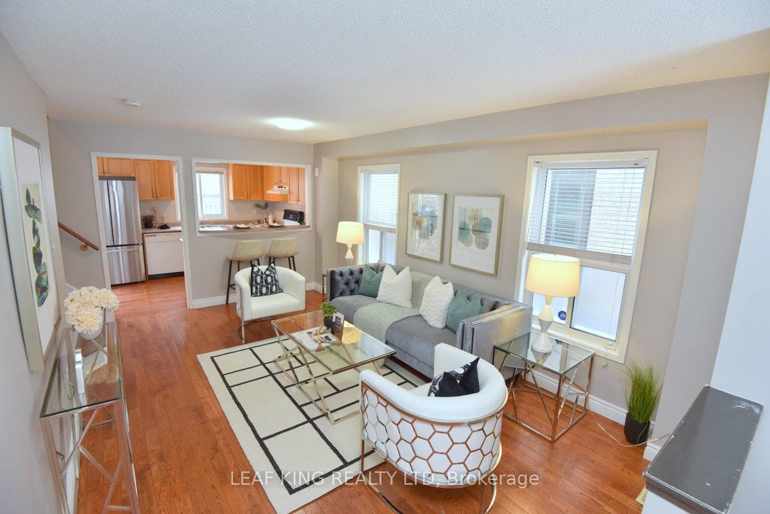 2258 Empire Crescent photo 15