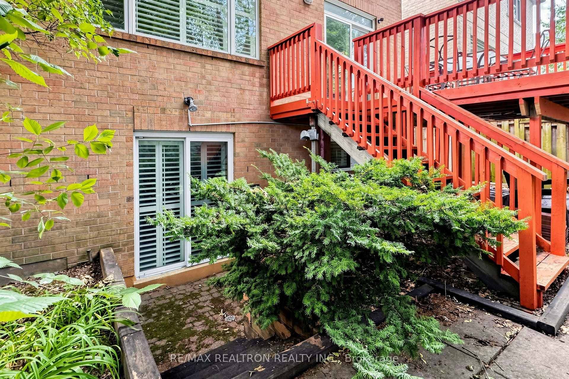 352 Deloraine Avenue photo 46