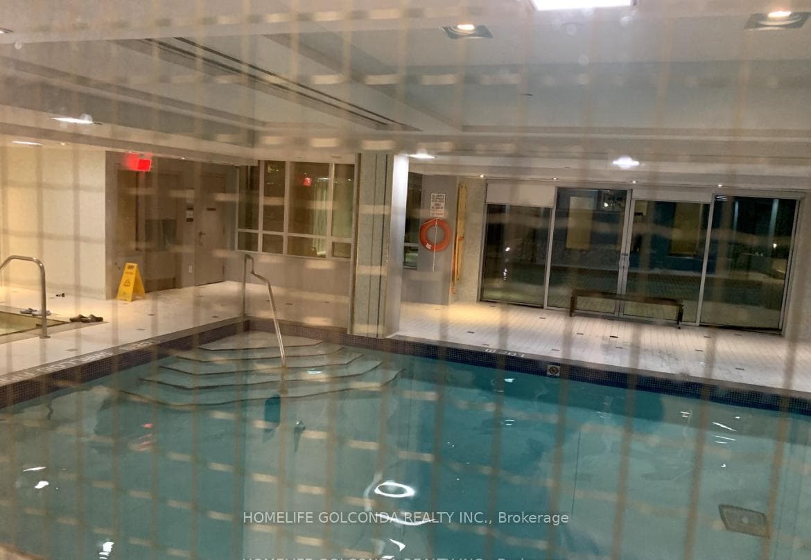 7167 Yonge Street Unit 908 photo 10