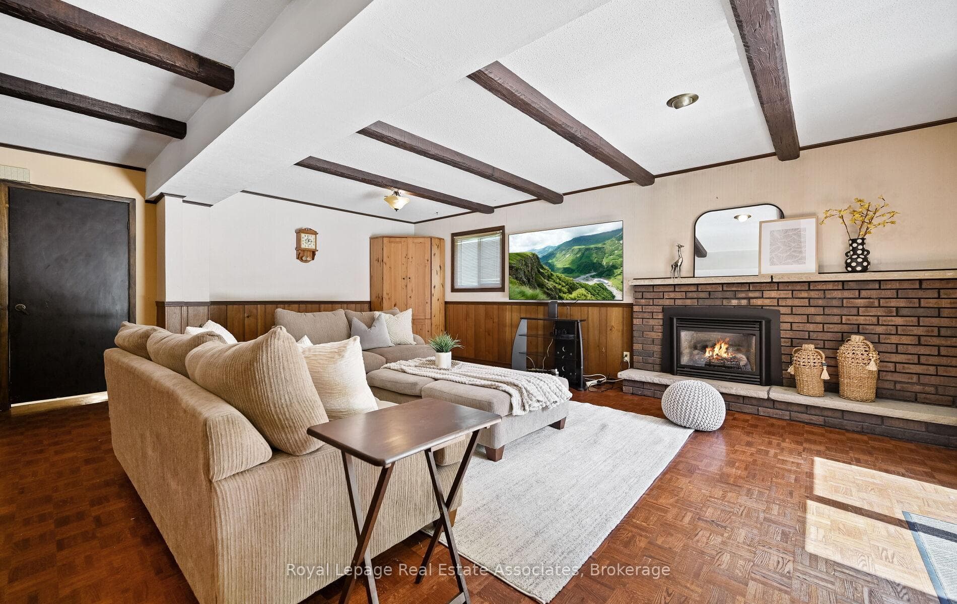 10 Charing Drive photo 23