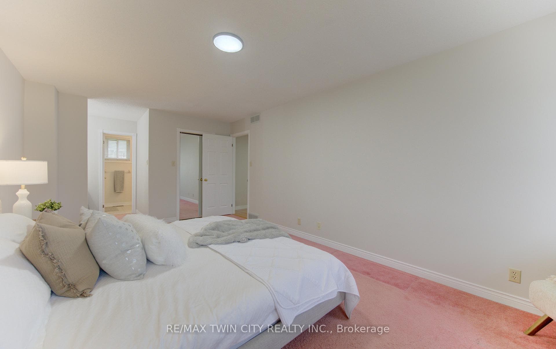 159 Burnett Avenue photo 30