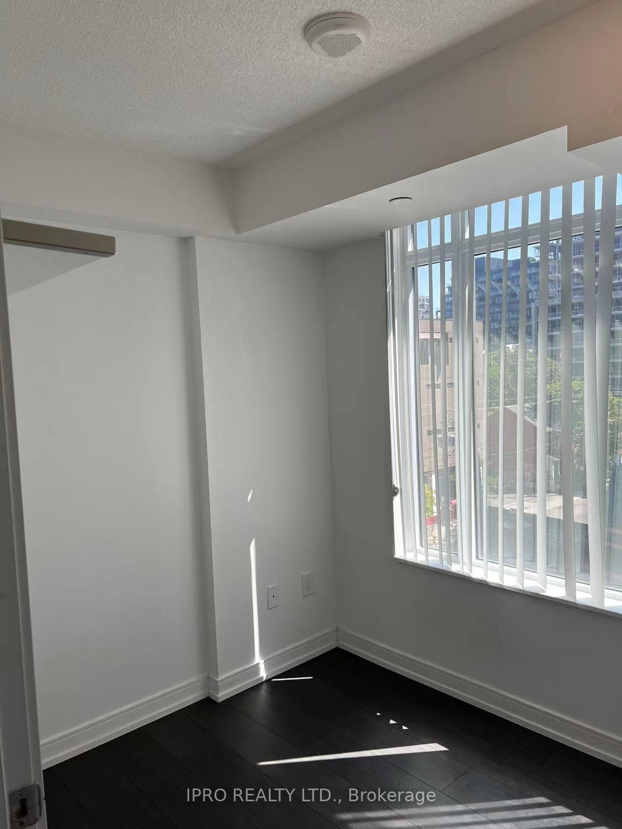 525 Adelaide Street Unit 616 photo 8