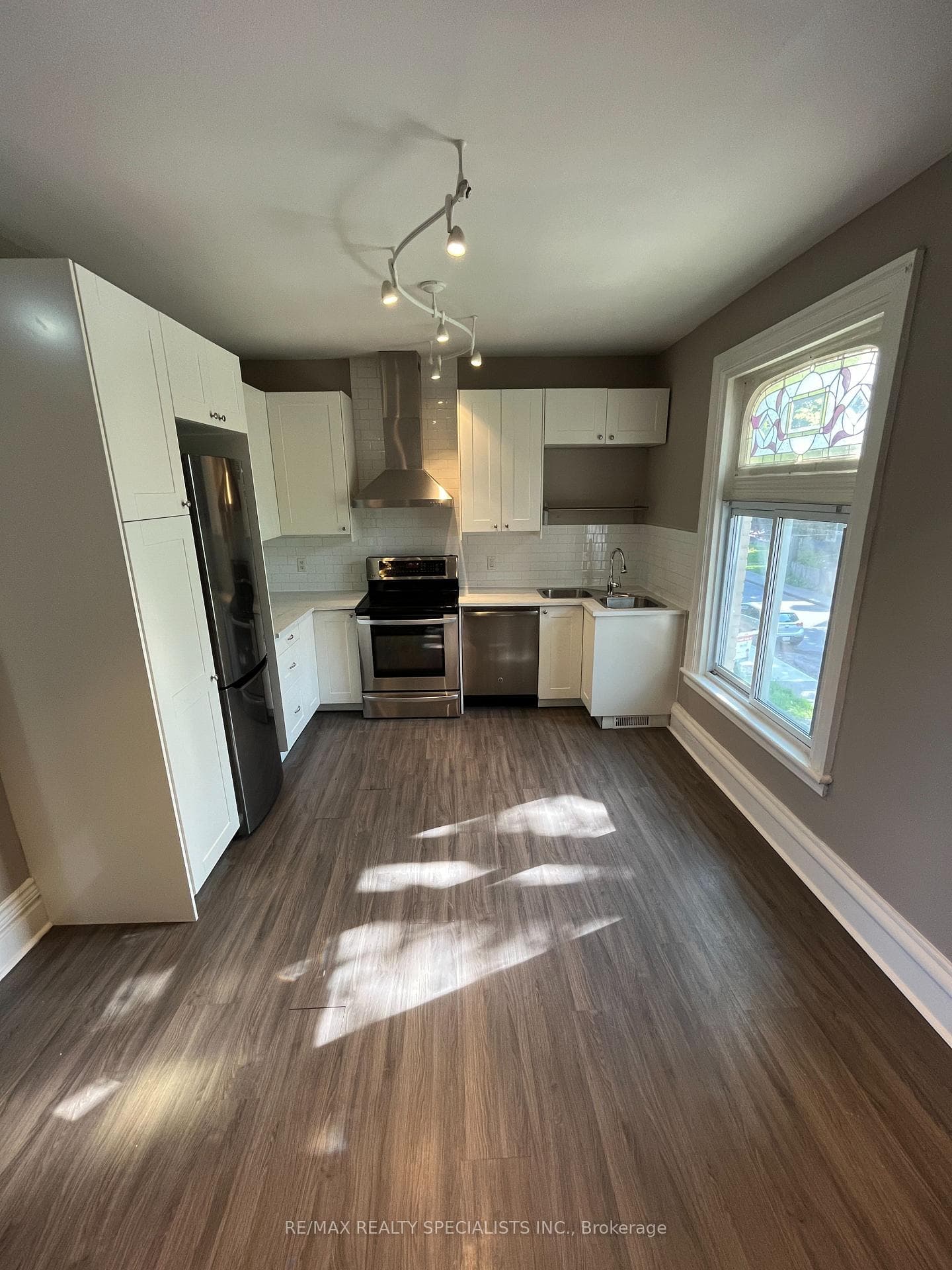 68 EAST Avenue Unit UPPER photo 7