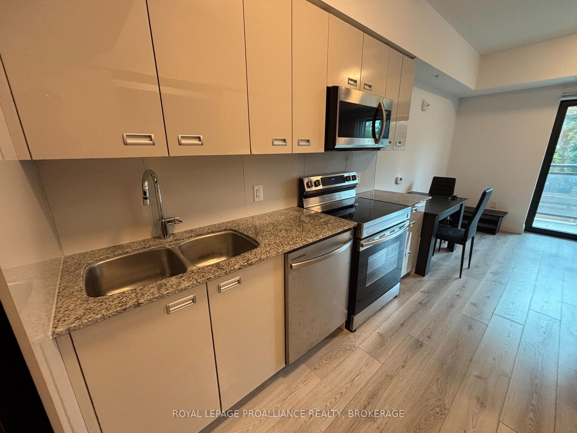 652 Princess Street Unit 207 photo 17