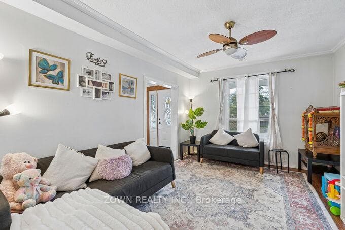 6 Albany Avenue photo 9