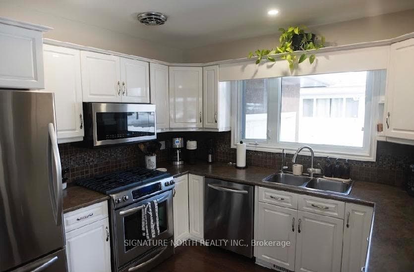 2709 Park Row photo 5