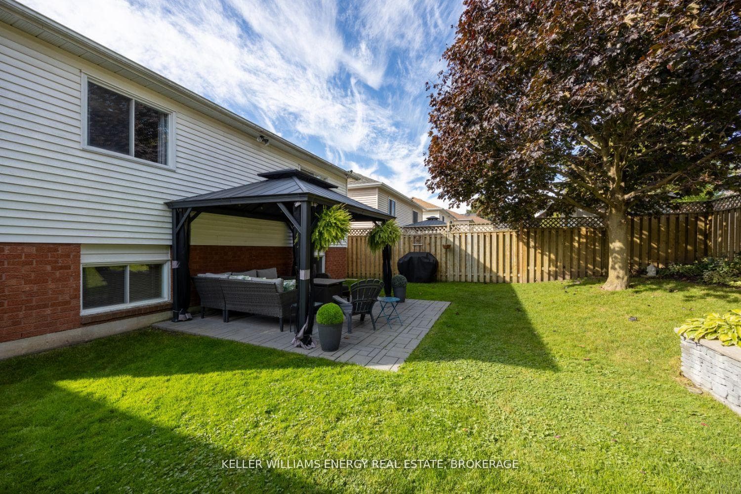 166 EDWARD Street photo 36