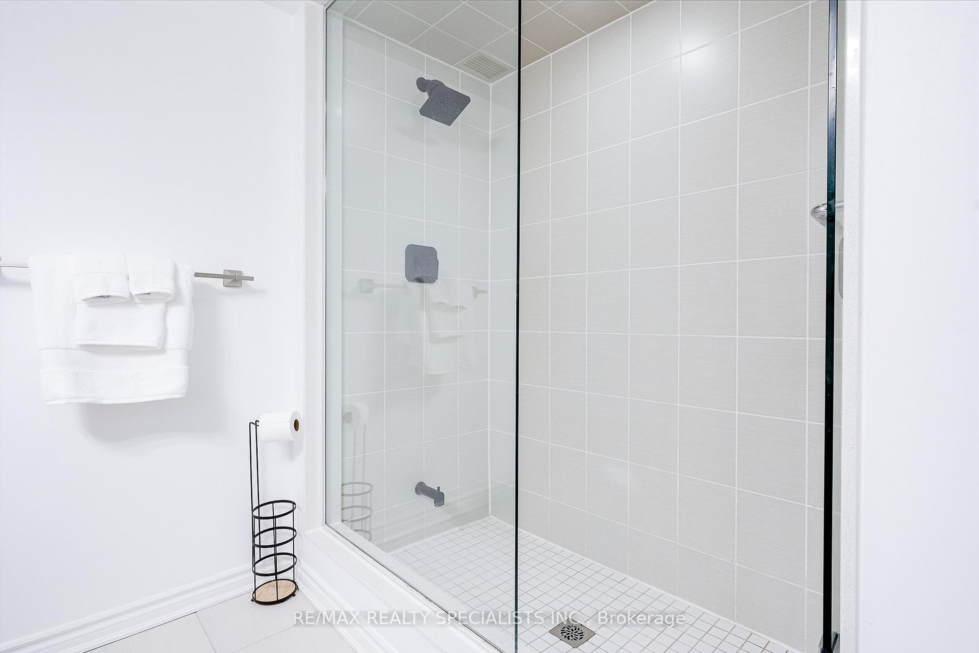 150 Oak Park Boulevard Unit 513 photo 32