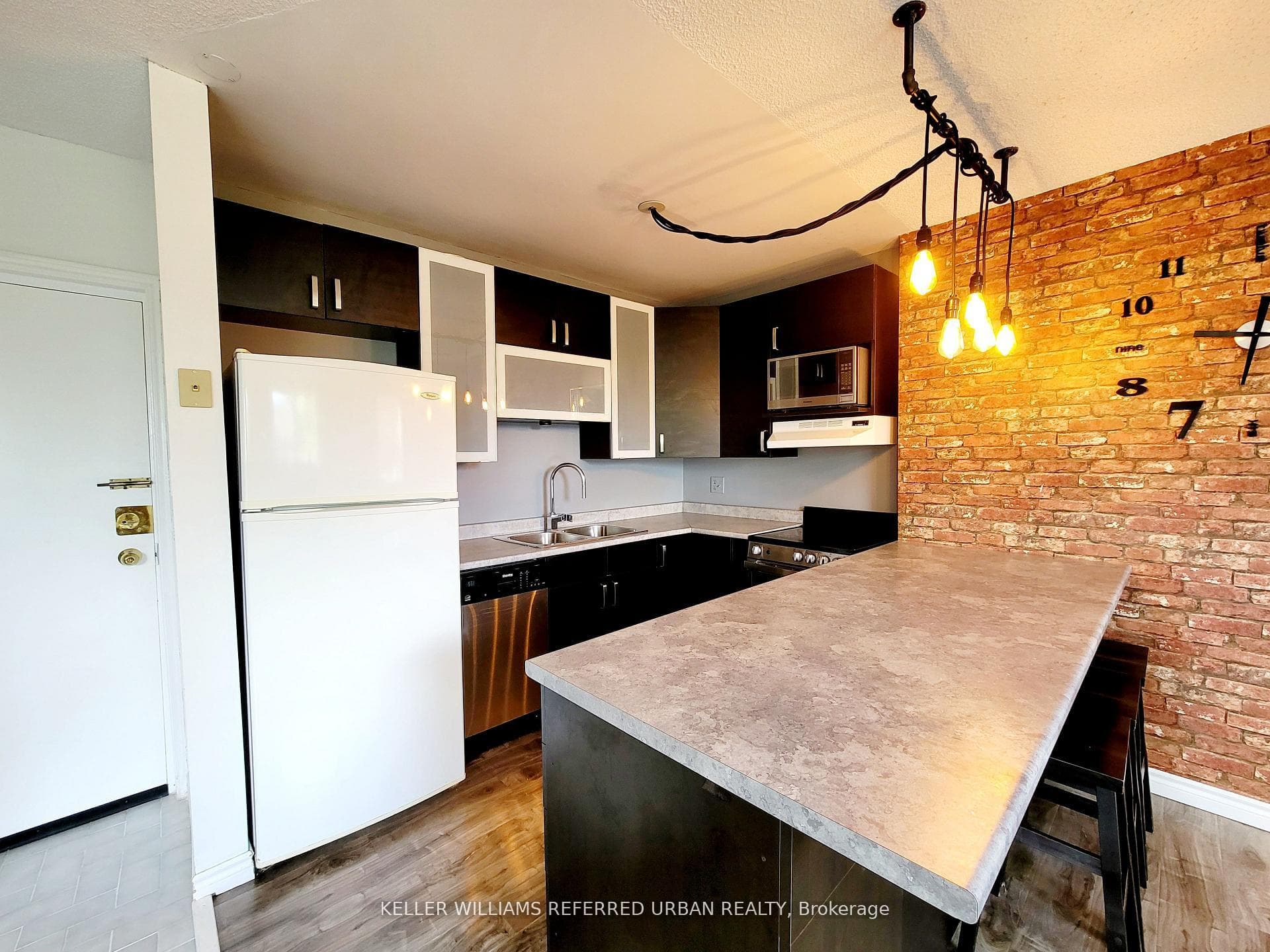 114 Vaughan Road Unit 407 photo 4