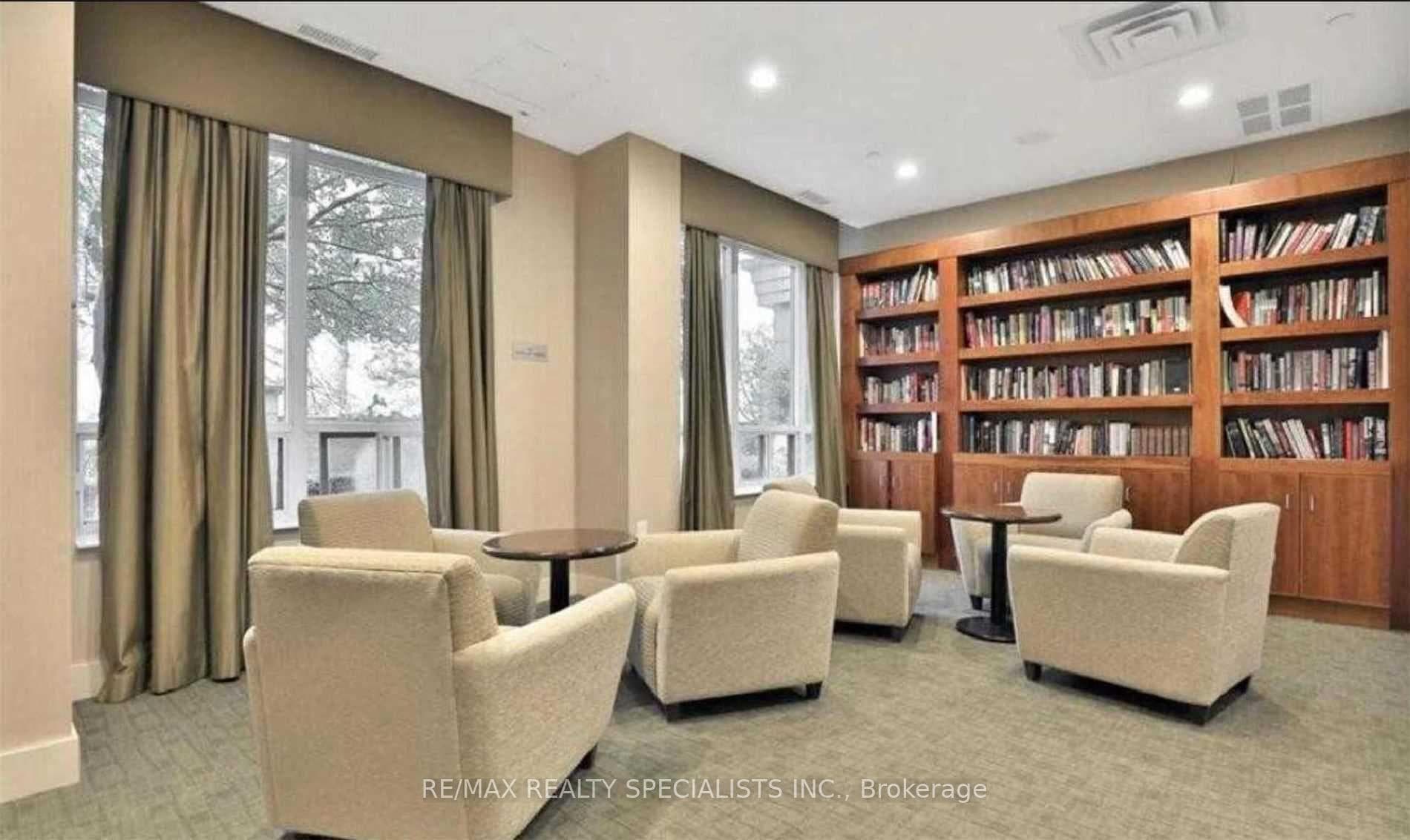 55 STRATHAVEN Drive Unit 1813 photo 7
