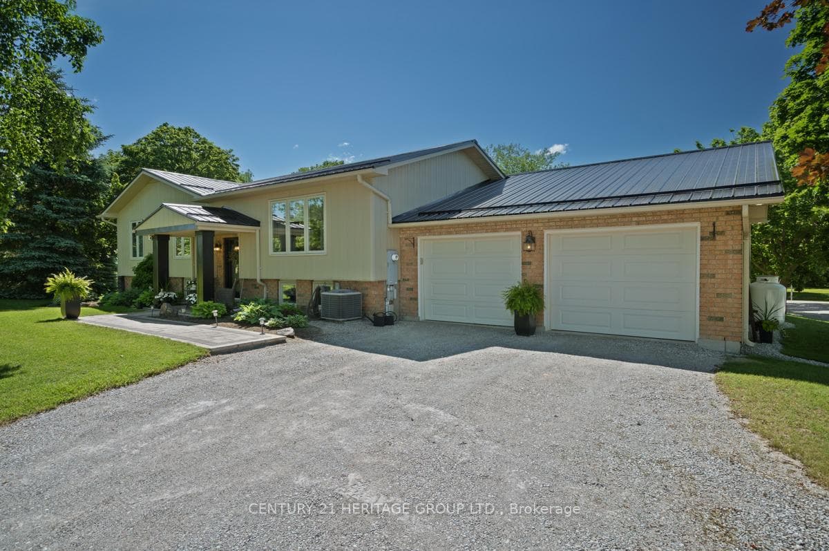 4371 11th Line photo 1