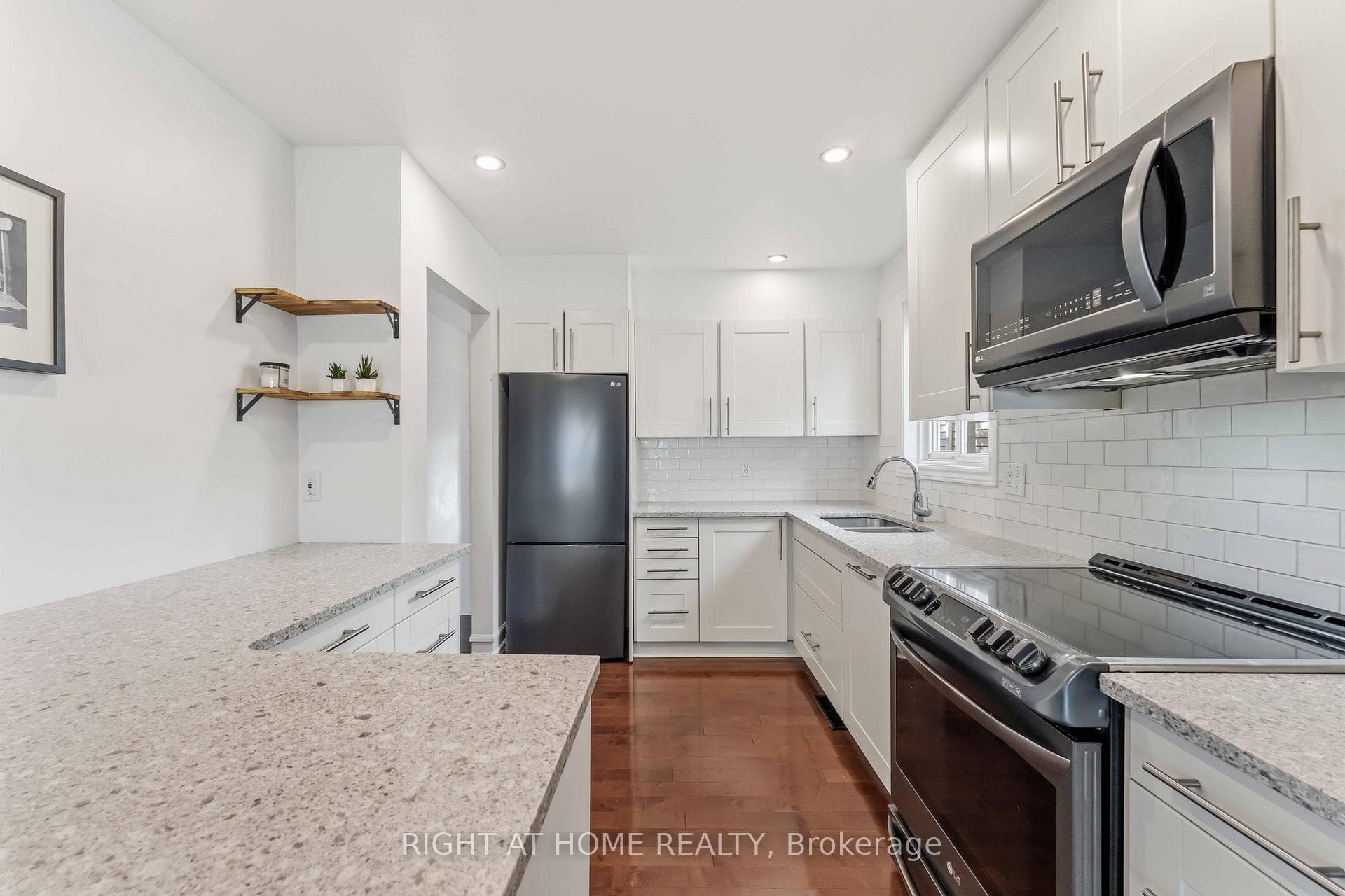 981 Barwell Avenue photo 15