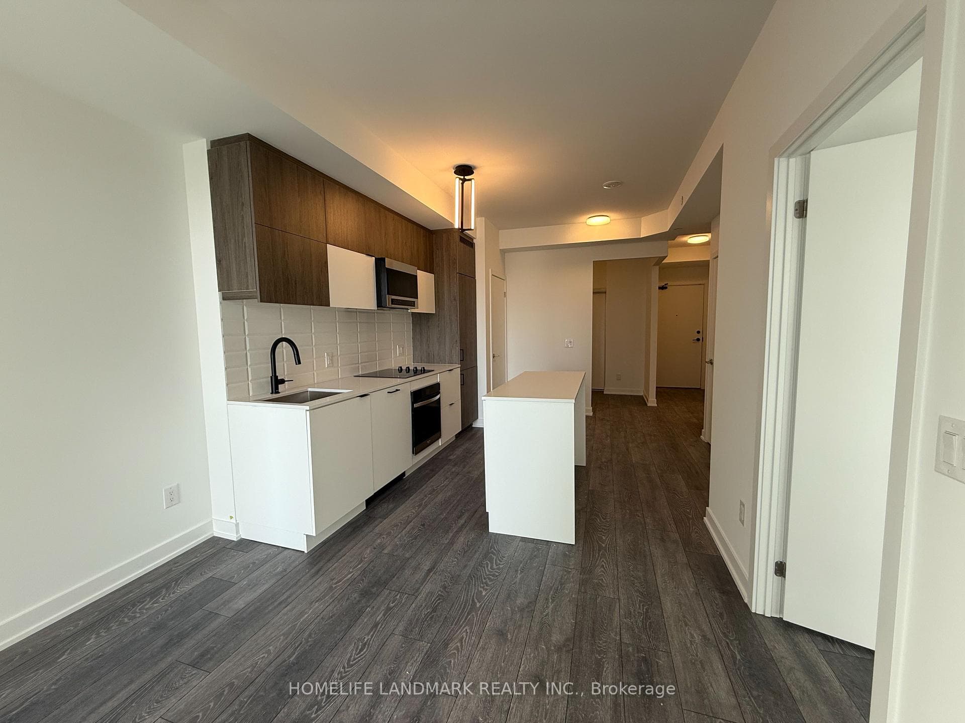 8888 YONGE Street Unit 305 photo 8