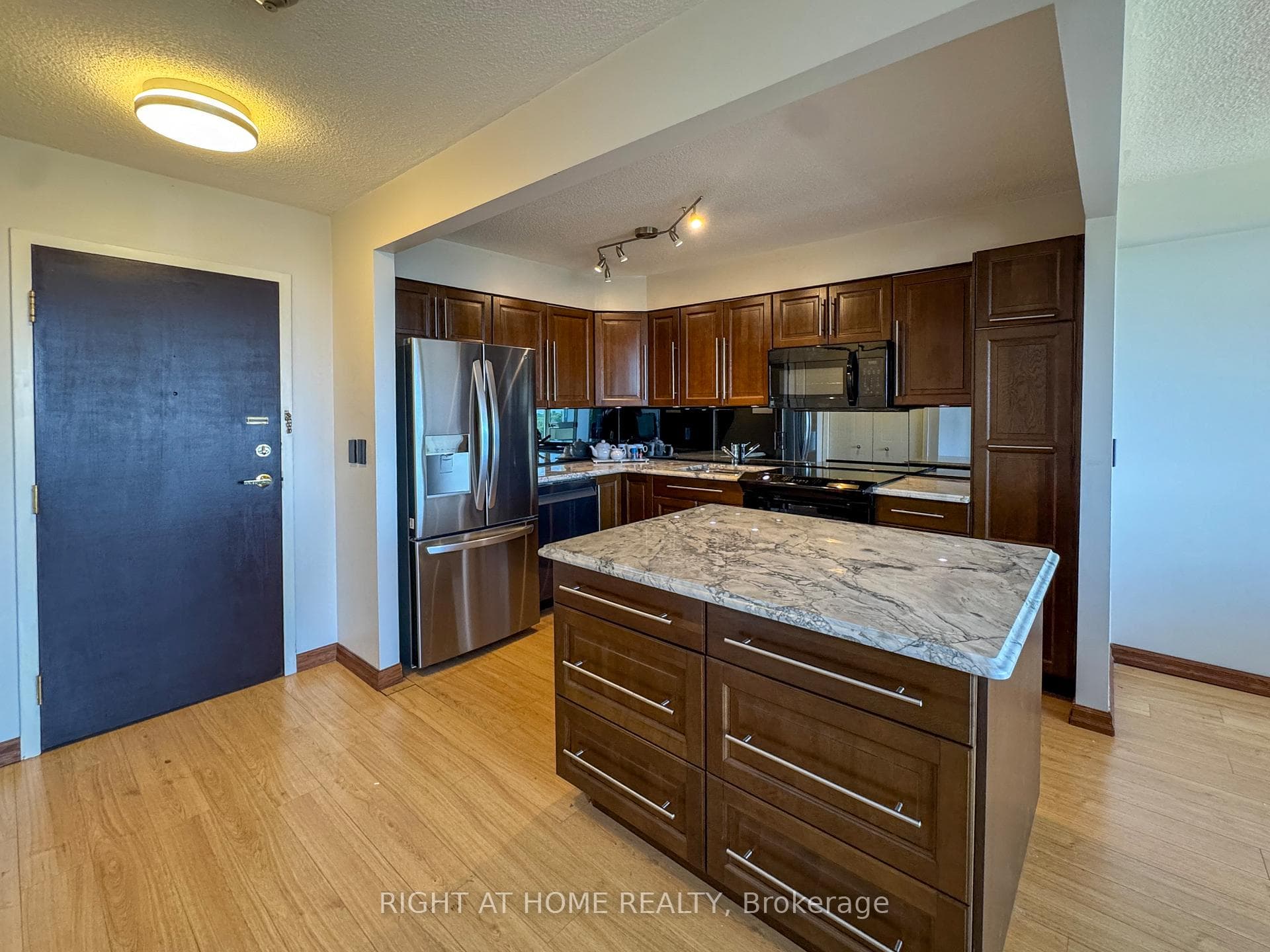 81 Scott Street Unit 806 photo 8