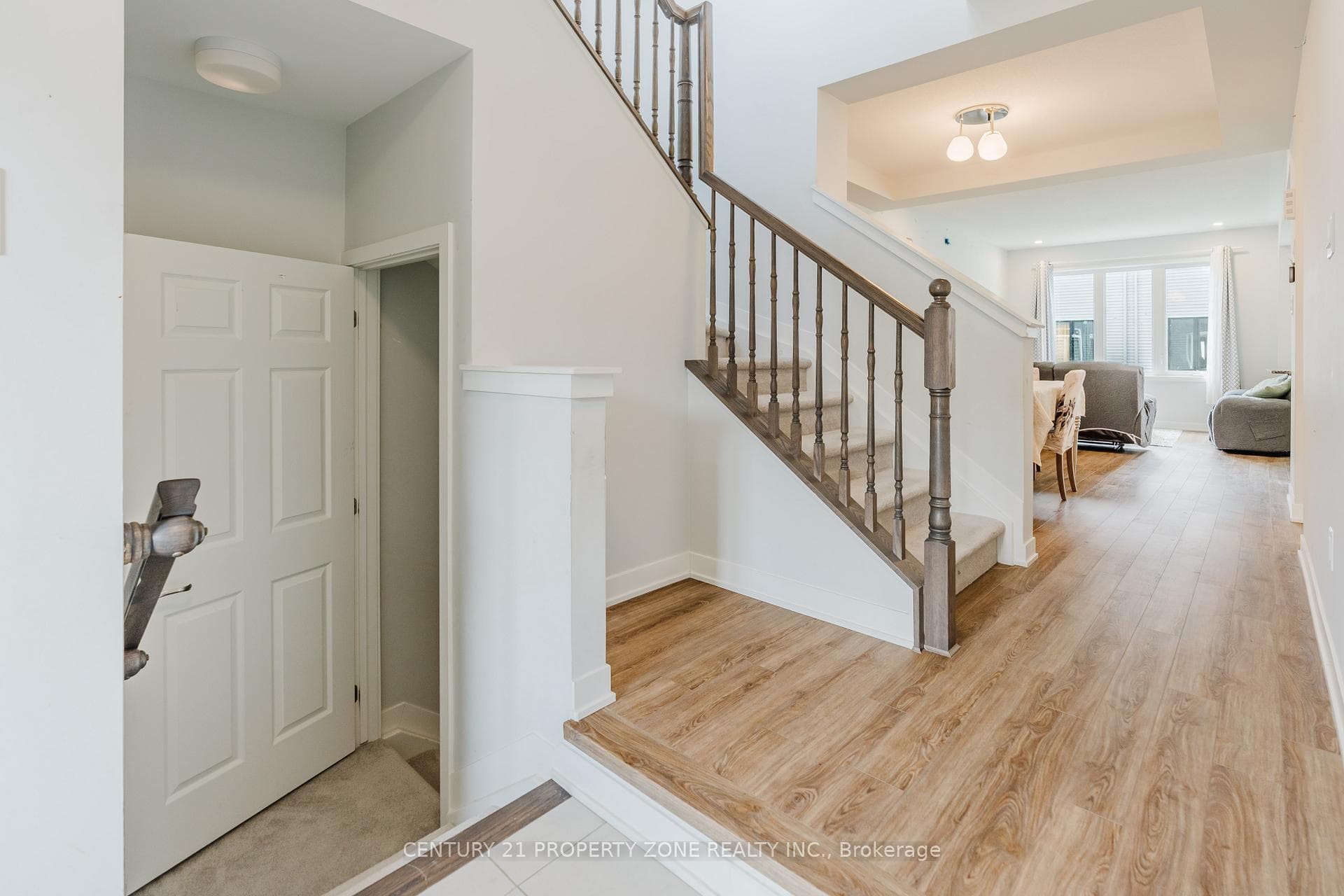 1060 Curraglass Walk photo 22