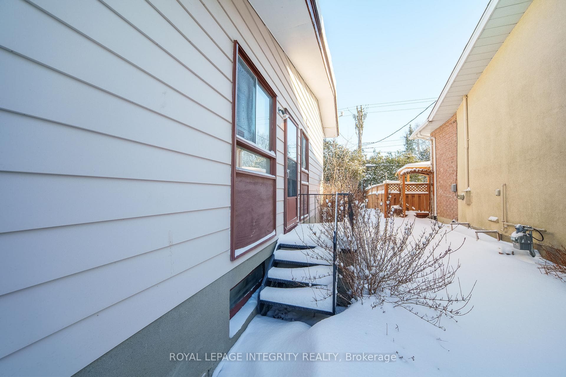 2681 NORBERRY Crescent photo 16